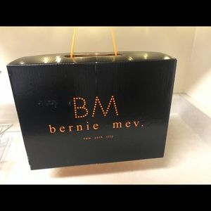 Bernie Mev. Ankle Boots